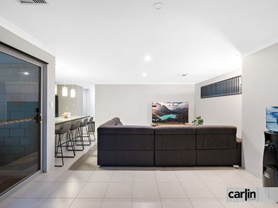 19 Greenwich Way, Success WA 6164