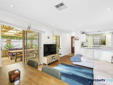 1/17 Cornelian Street, Scarborough WA 6019