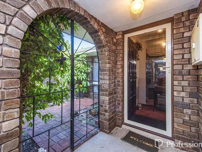 6 North Crescent, Byford WA 6122