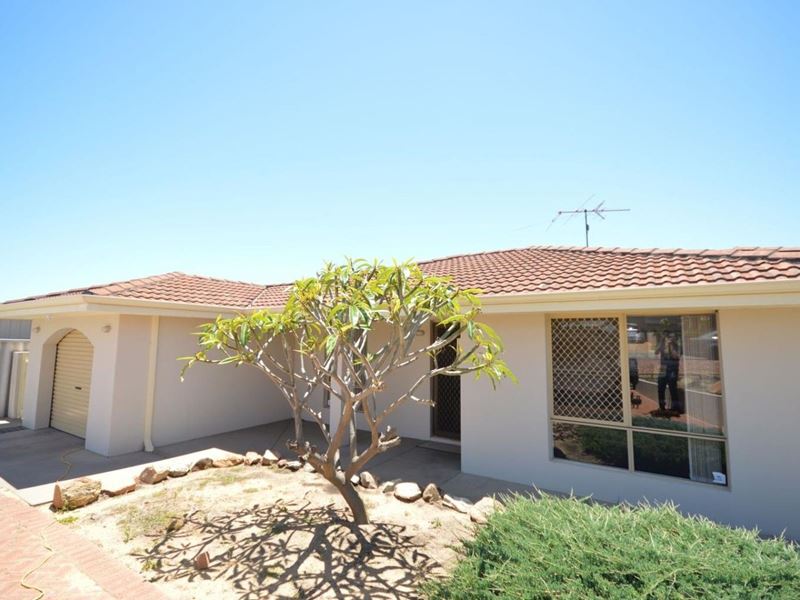 3 Berson Ct, Lake Coogee WA 6166