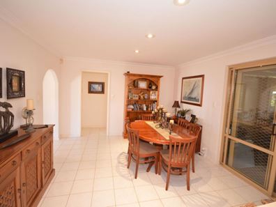 3 Berson Ct, Lake Coogee WA 6166