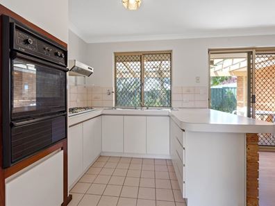 4/9 Newsam Close, Parkwood WA 6147