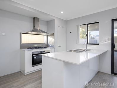 2 Kombu Lane, Eglinton WA 6034