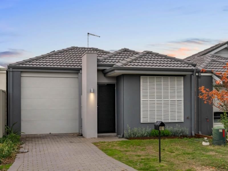 81 Macadamia Loop, Piara Waters WA 6112