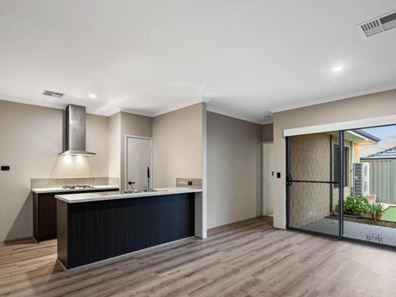 81 Macadamia Loop, Piara Waters WA 6112