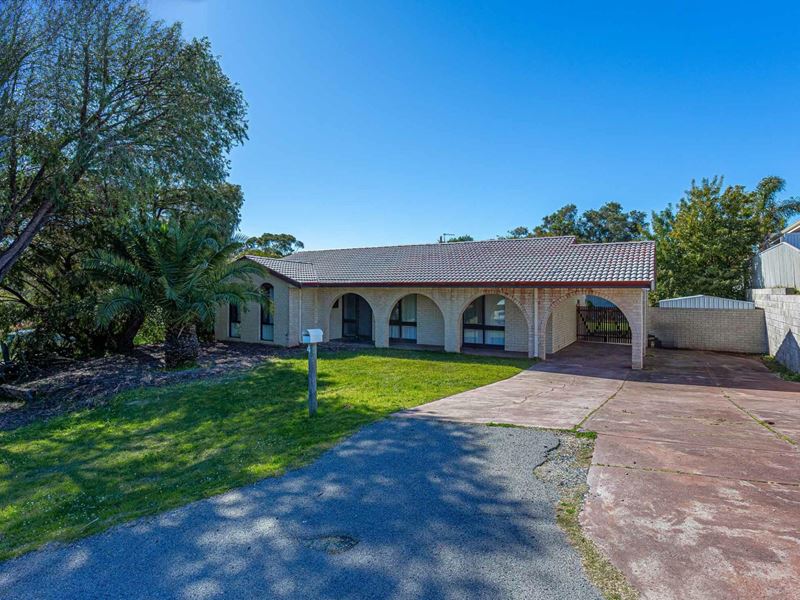 4 Andrews Court, Padbury WA 6025