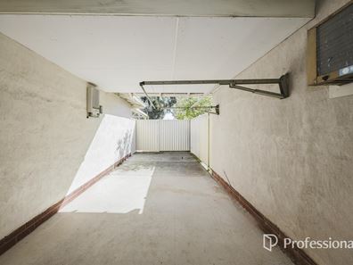 5A Warwick Place, Marangaroo WA 6064