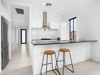 24 Brilliant Boulevard, Mandogalup WA 6167