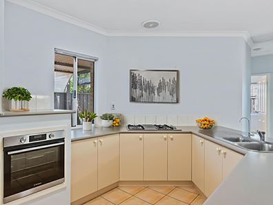84 Central Avenue, Redcliffe WA 6104