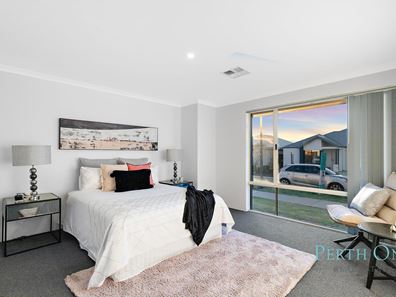 12 Antilla Way, Treeby WA 6164