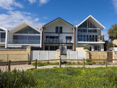 2/68 Hickman Road, Silver Sands WA 6210