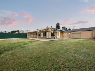 26 Orleans Drive, Port Kennedy WA 6172