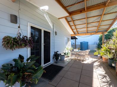 8 Carter Street, Rangeway WA 6530