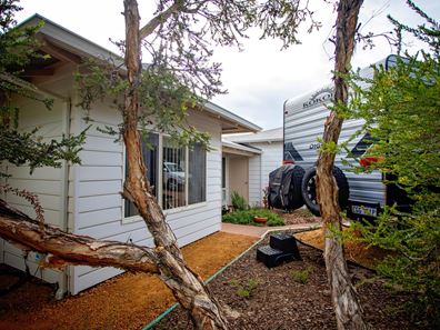 24 Templetonia  Drive, Hopetoun WA 6348