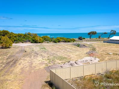 16 Stillwater Avenue, Drummond Cove WA 6532