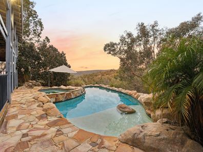 16 Hillway, Swan View WA 6056