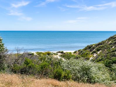 7 Wave Walk, Peppermint Grove Beach WA 6271