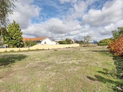 15 Norman Street, St James WA 6102