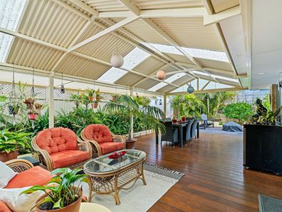 28 Yorrell Place, Halls Head WA 6210