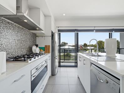 240 Leeuwin Boulevard, Bushmead WA 6055