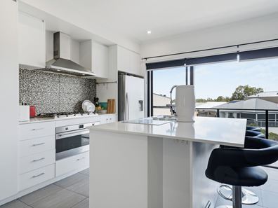 240 Leeuwin Boulevard, Bushmead WA 6055