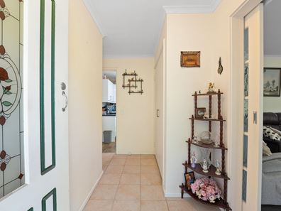 7 Nowranie Place, Hillman WA 6168