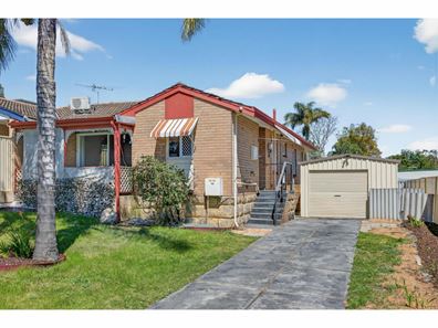 4B Milton Place, Orelia WA 6167