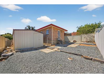 4B Milton Place, Orelia WA 6167
