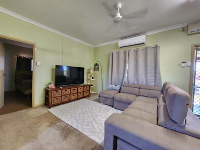 8 McLeod Street, Carnarvon WA 6701
