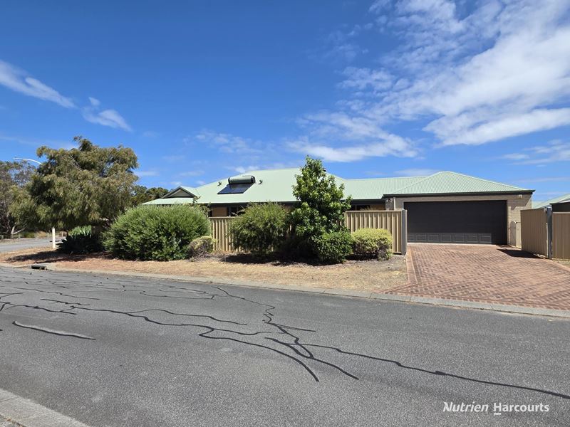 23 Baltic Ridge, Yakamia