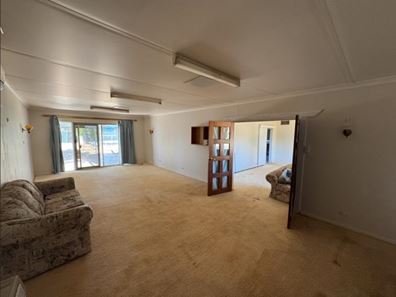 257 Burt Street, Victory Heights WA 6432
