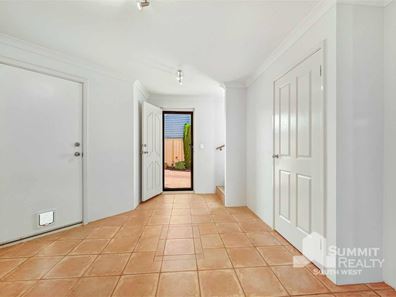 1/6 Kendle Close, Pelican Point WA 6230