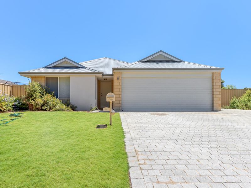 18 Padbury Road, Pinjarra WA 6208