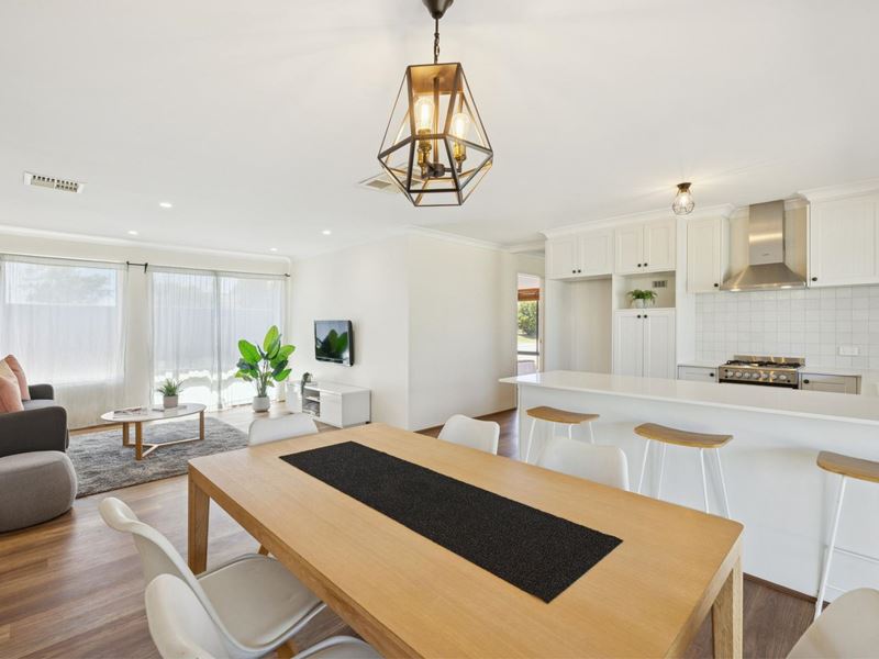 2 Regency Ramble, Wattle Grove WA 6107