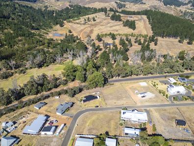 2 Diggers Green, Nannup WA 6275