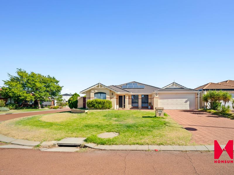 16 Aviemore Green, Canning Vale WA 6155
