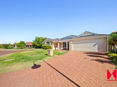 16 Aviemore Green, Canning Vale WA 6155