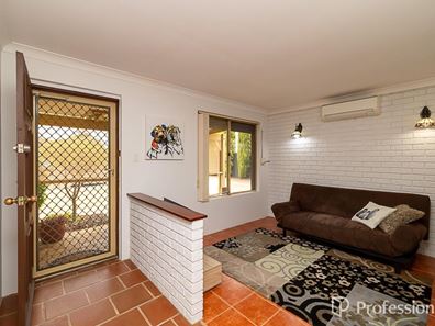 4 Isaacs Court, Huntingdale WA 6110