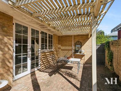1/34 Freshwater Parade, Claremont WA 6010