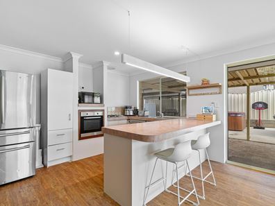 13 Kangaroo Paw Drive, Greenfields WA 6210