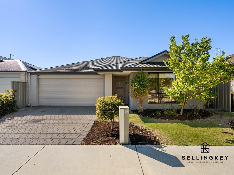 51 PIARA DRIVE, Piara Waters