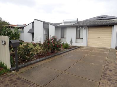 42 Moira Avenue, Forrestfield WA 6058