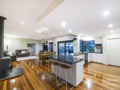 12 Lawnbrook Road East, Bickley WA 6076
