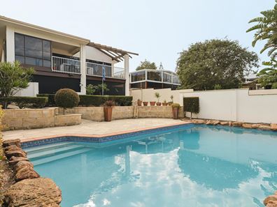 12 Marine Terrace, Sorrento WA 6020