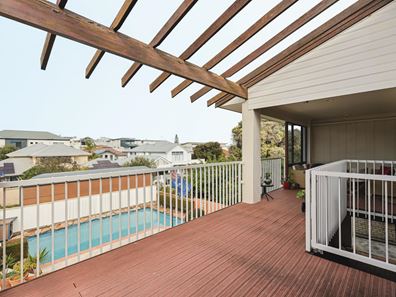 12 Marine Terrace, Sorrento WA 6020