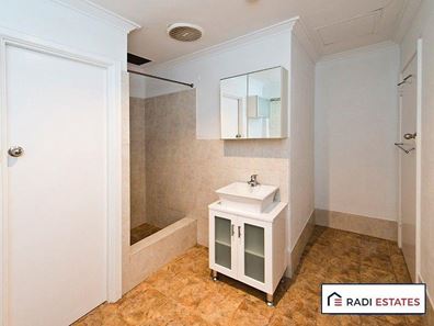 9/140 Normanby Rd, Inglewood WA 6052