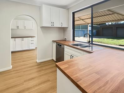 6 Radiata St, Coodanup WA 6210