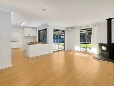 6 Radiata St, Coodanup WA 6210