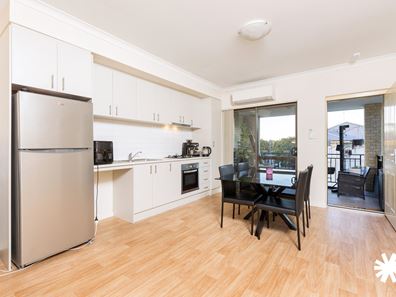 9/86 Moreing Street, Redcliffe WA 6104