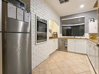 26 Fircroft Way, Hamersley WA 6022
